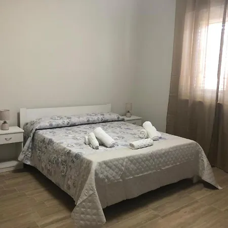 Ercole לינה וארוחת בוקר 3*
